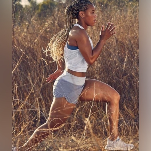 Athleta Run With It Textured 3.5" Shorts Size Small - Picture 3 of 16